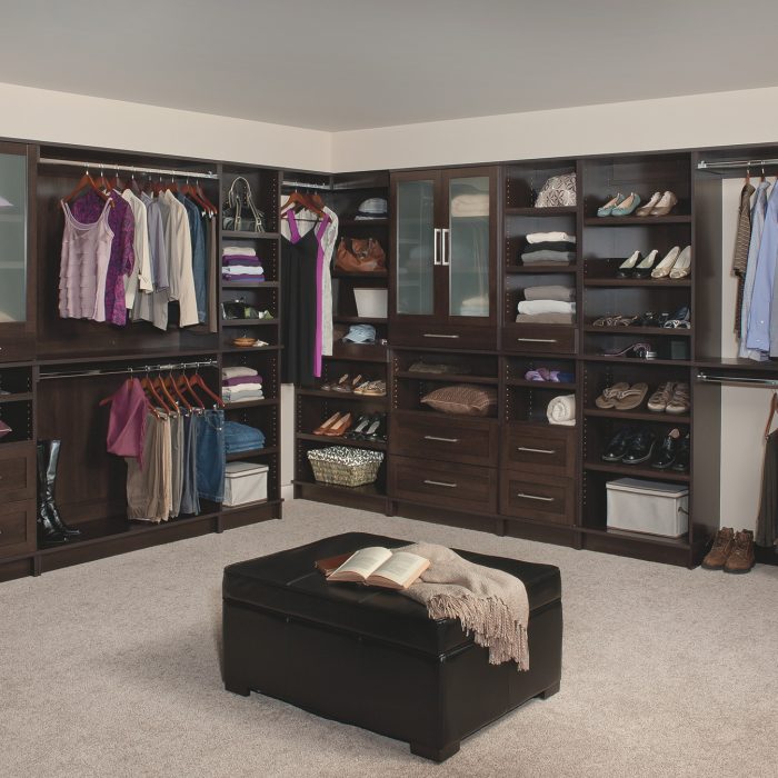 Espresso Deluxe Walk-In Closet