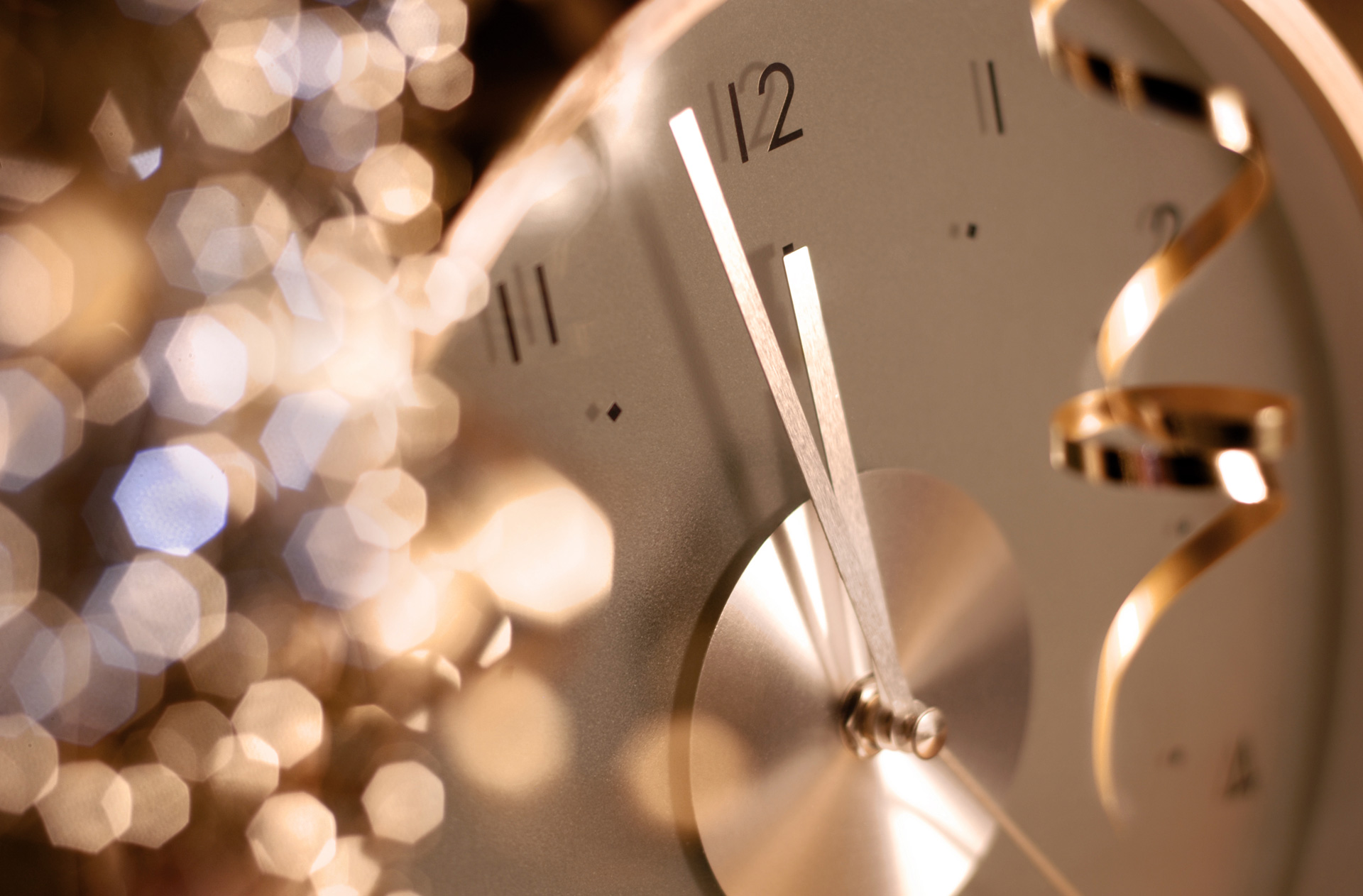 Clock-new-year-Cabinetcorp