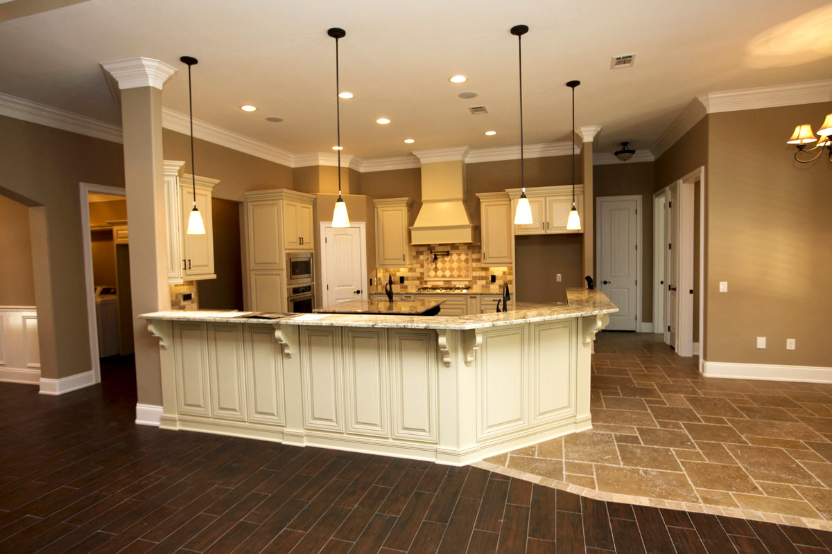 G-Shaped Kitchen