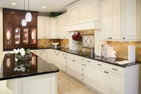 Cambridge Antique White Kitchen Cabinets